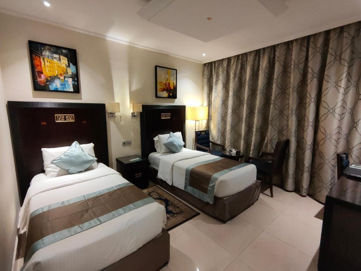 Smana Hotel Al Raffa Dubai Bagian luar foto