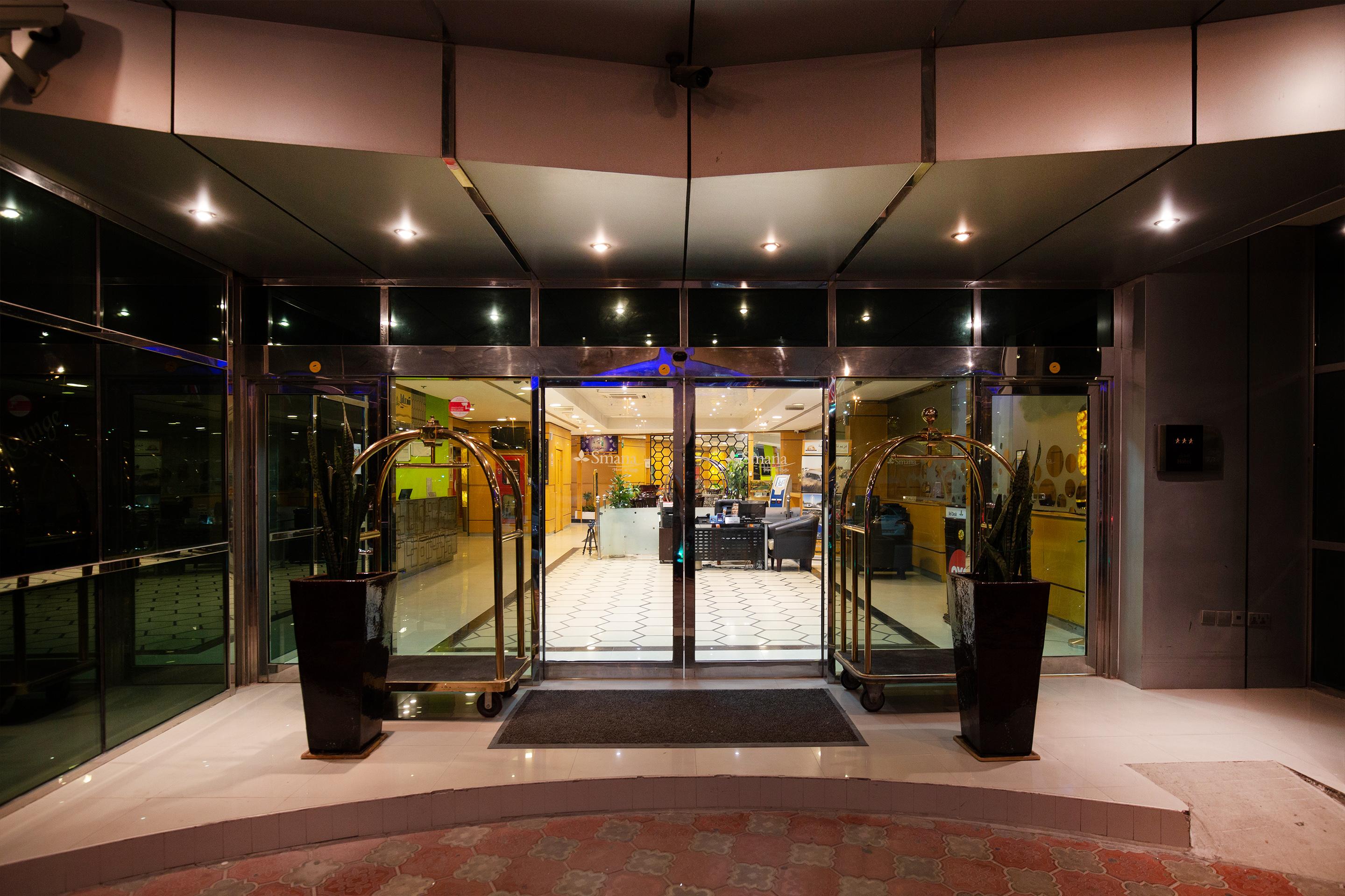 Smana Hotel Al Raffa Dubai Bagian luar foto