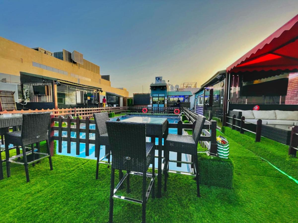 Smana Hotel Al Raffa Dubai Bagian luar foto