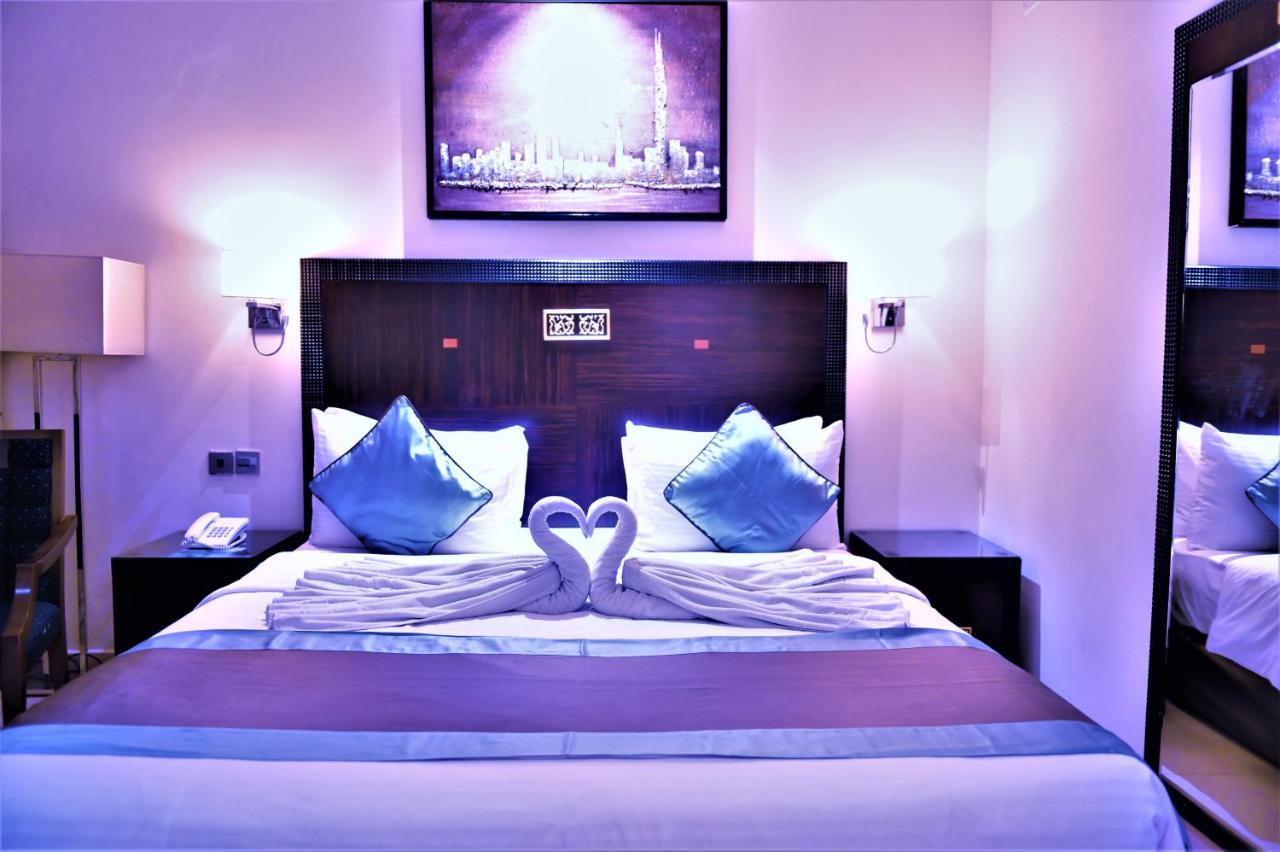 Smana Hotel Al Raffa Dubai Bagian luar foto