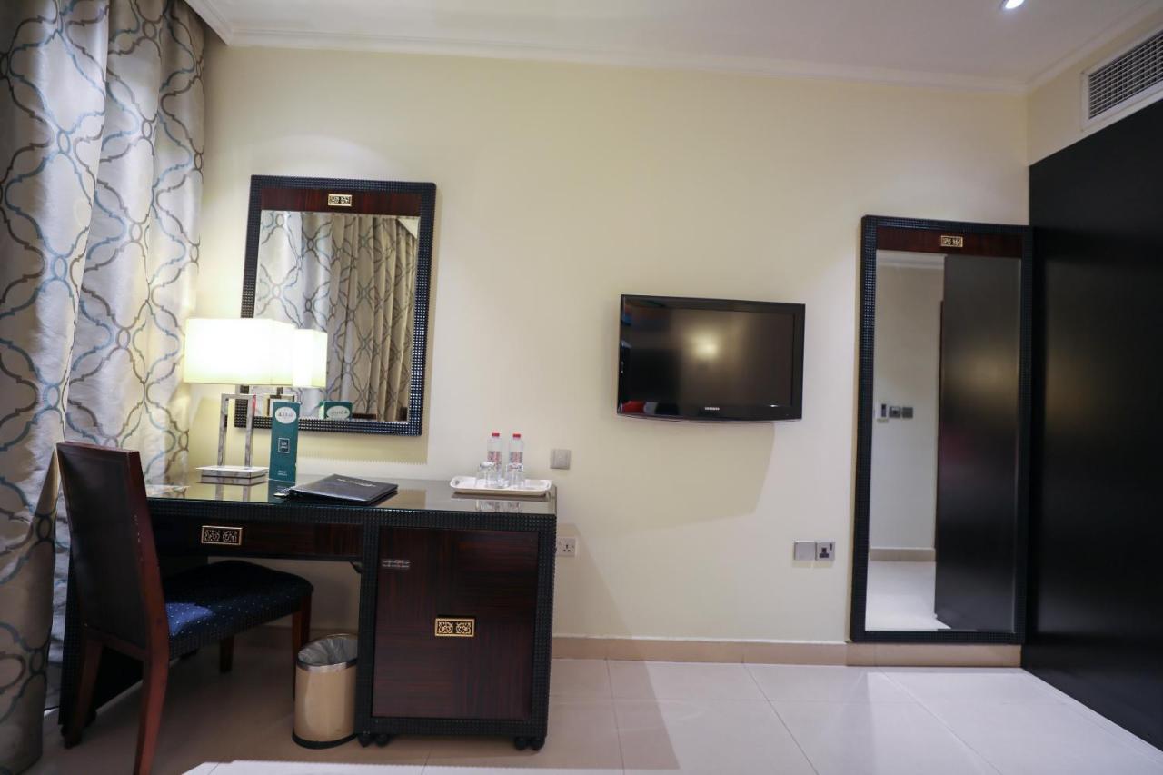 Smana Hotel Al Raffa Dubai Bagian luar foto